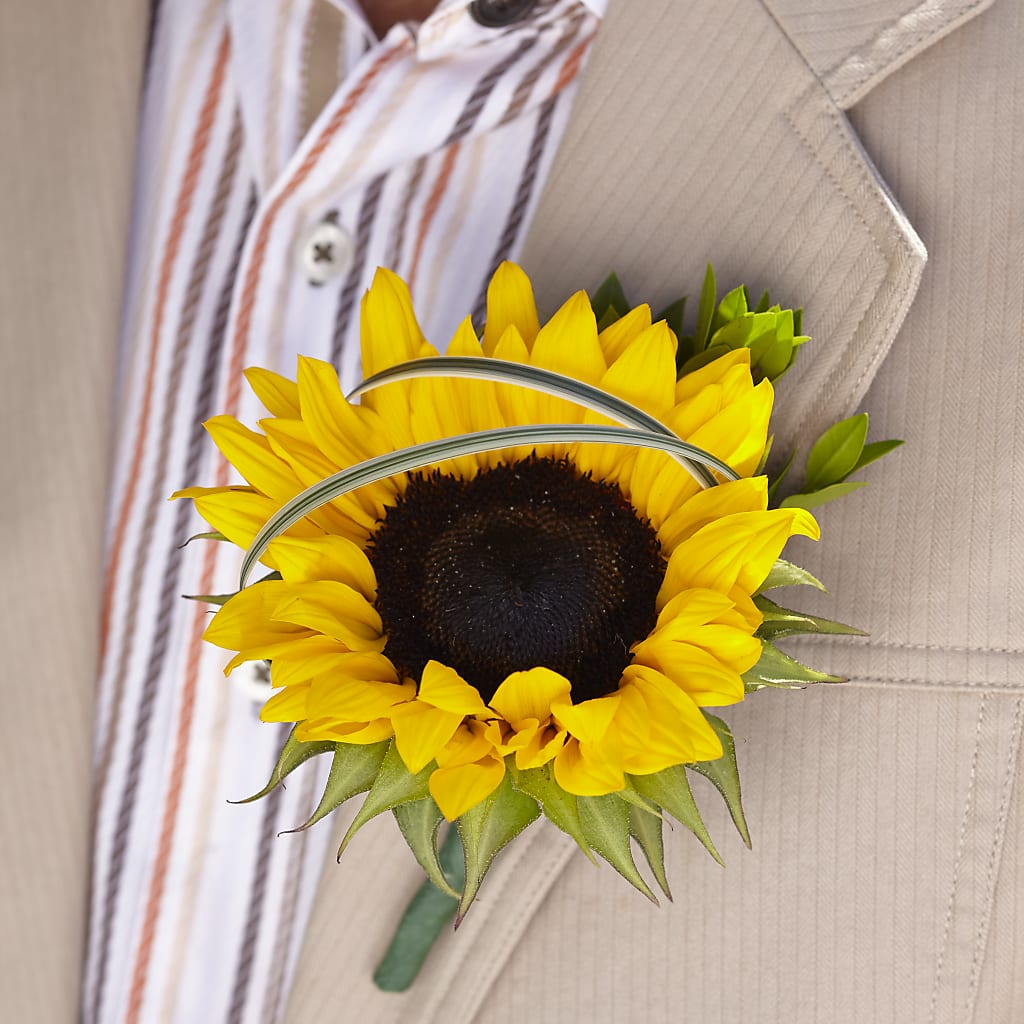 Free Spirit Boutonniere – Netcong Village Florist, Netcong NJ